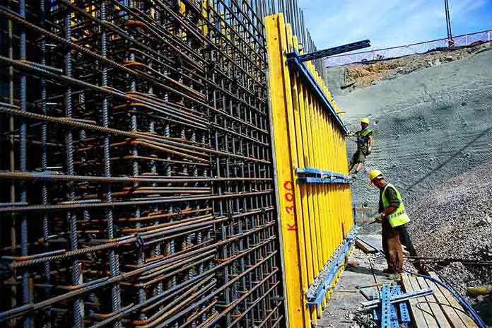 Using of concrete molds used at the phase of on-site production of reinforced concrete bearing systems.