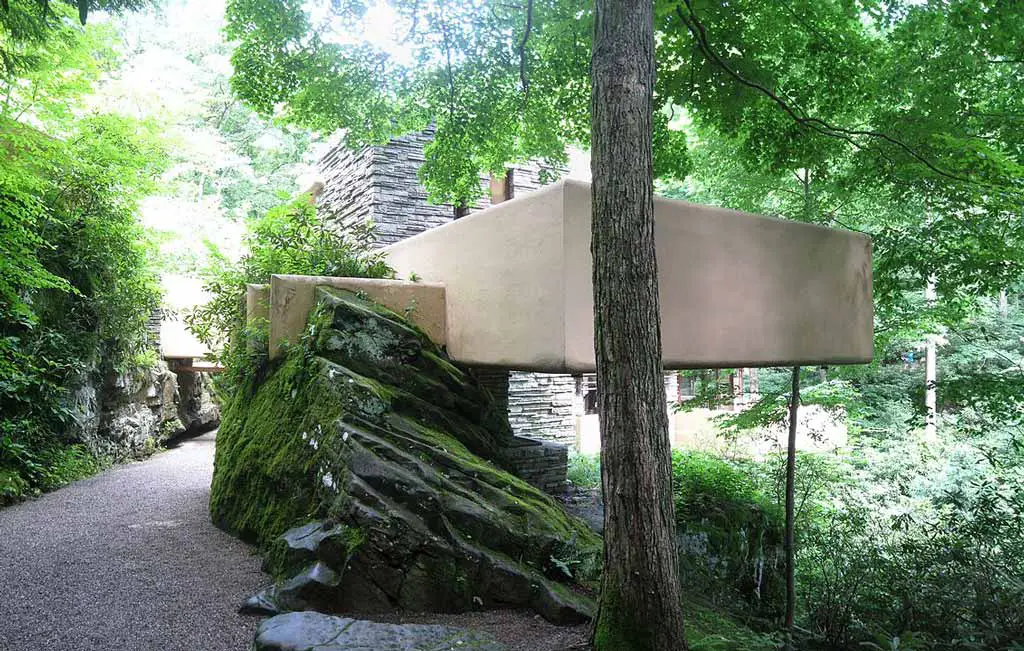 Frank Lloyd Wright's masterpiece is an example of architecture in natural context