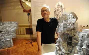 Life and buildings of Frank Gehry, famous Canadian architect
