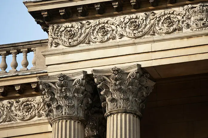 Corinthian order columns