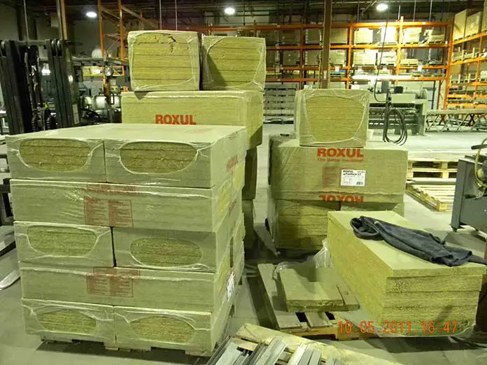 Stone wool insulation panel