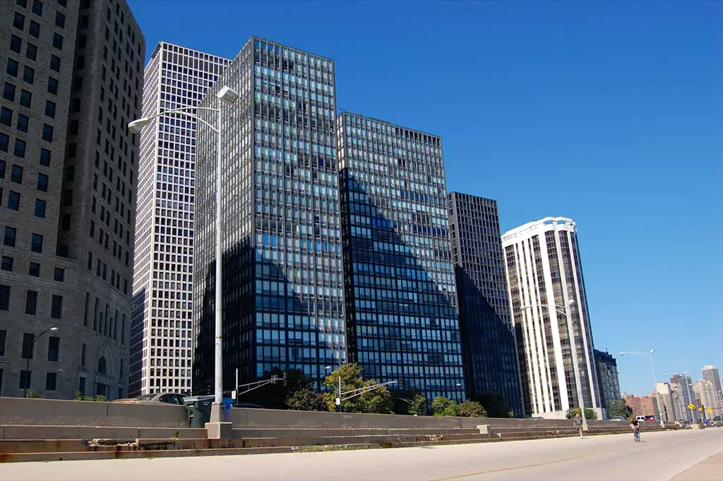860-880 Lake Shore Drive twin buildings by Mies van der Rohe