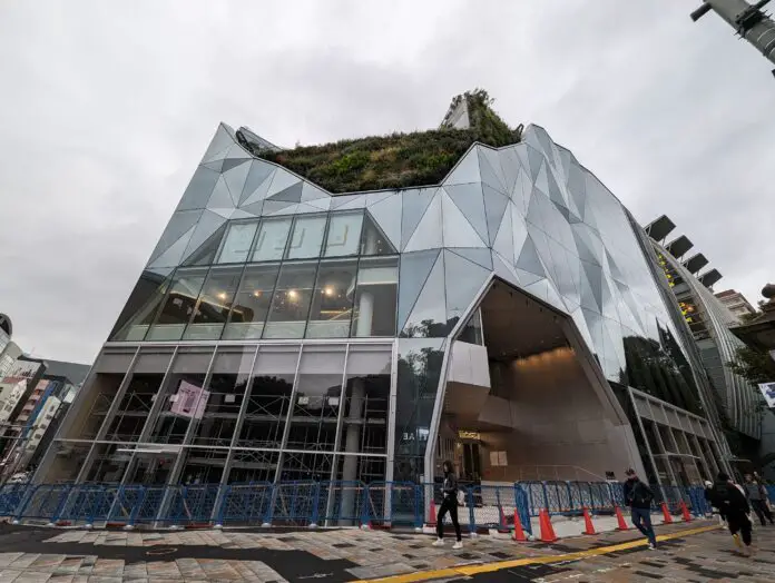 Tokyu Plaza New Harajuku Building by Harajuku Harakodo