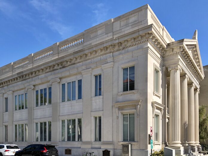 Perspective view of South State Bank Building in French Quarter, Charleston, USA